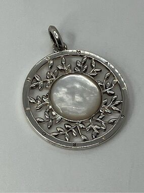 Thomas Sabo 925 Sterling Silver Mother of Pearl Leaves & Vines Amulet Pendant